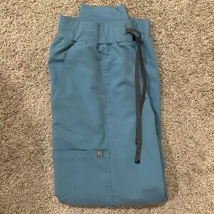 Fabletics Scrub Set with underscrub!